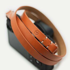 Evergreen Minimalist Leather Camera Strap 28" in Tan NWOT